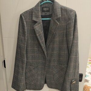 Stylish Women’s Plaid Blazer & Shorts Set – Size S